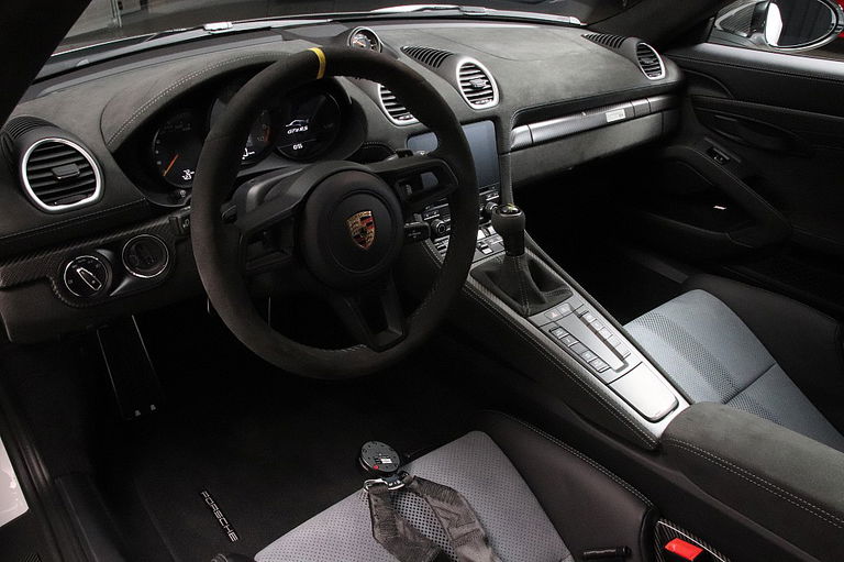 Porsche 718 Cayman GT4 RS