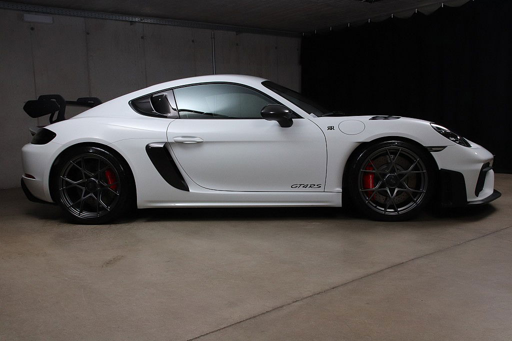Porsche 718 Cayman GT4 RS
