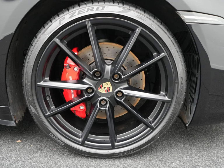 Porsche 992 Carrera 4S