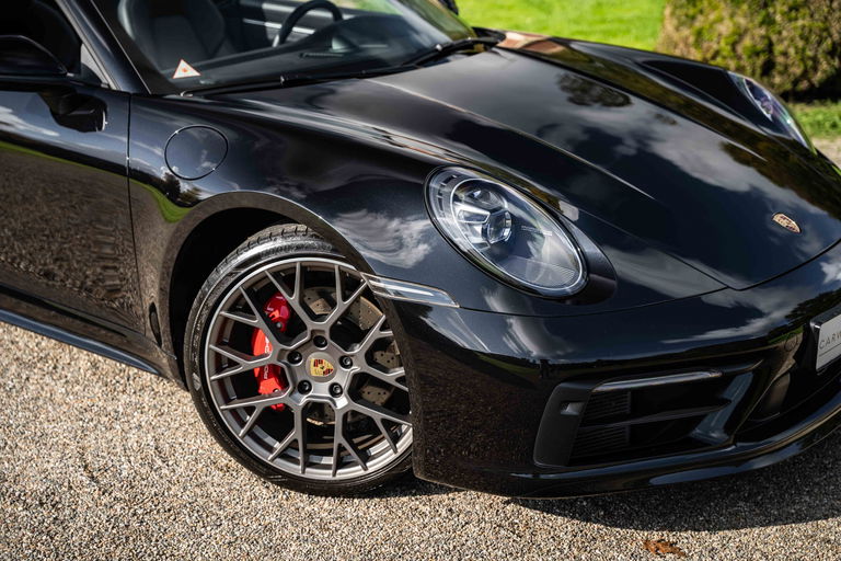 Porsche 992 Carrera 4S