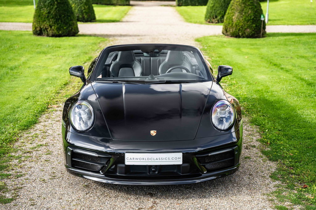 Porsche 992 Carrera 4S