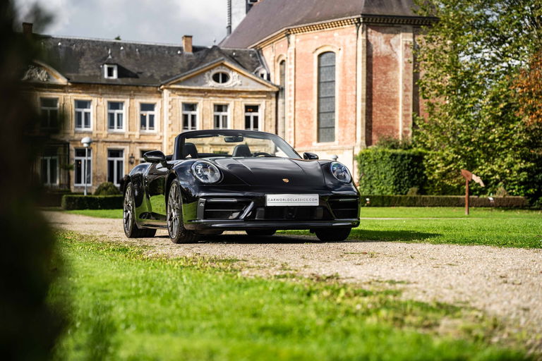 Porsche 992 Carrera 4S
