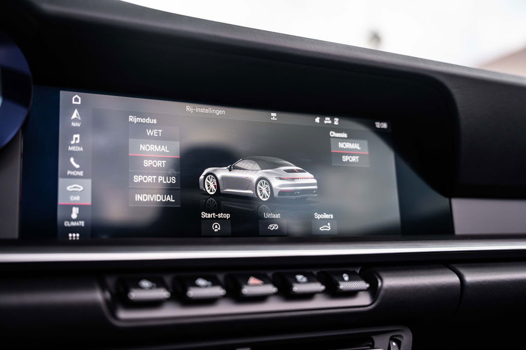 Porsche 992 Carrera 4S