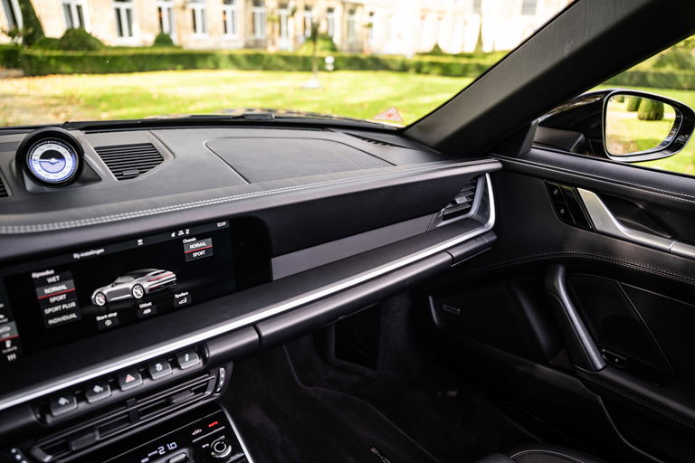 Porsche 992 Carrera 4S