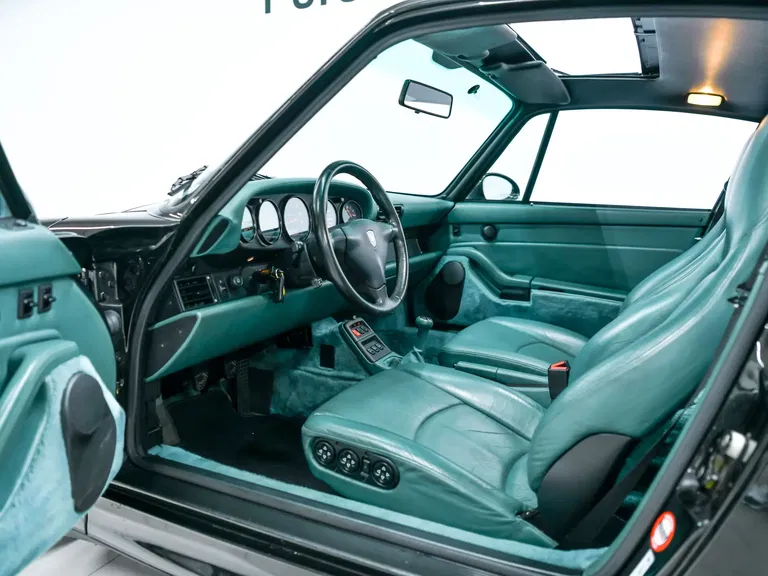 Porsche 993 Carrera 4S