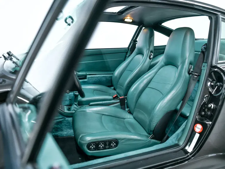 Porsche 993 Carrera 4S