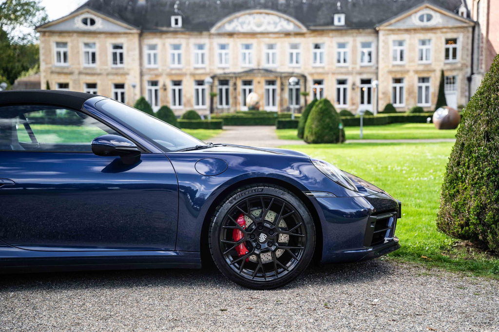 Porsche 992 Carrera 4S