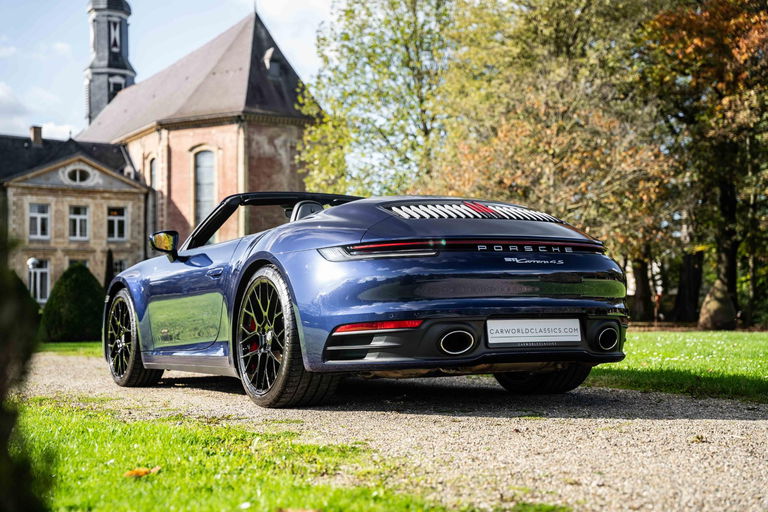 Porsche 992 Carrera 4S