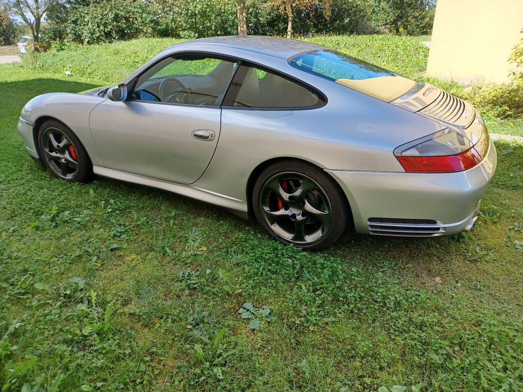 Porsche 996 Carrera 4S 
