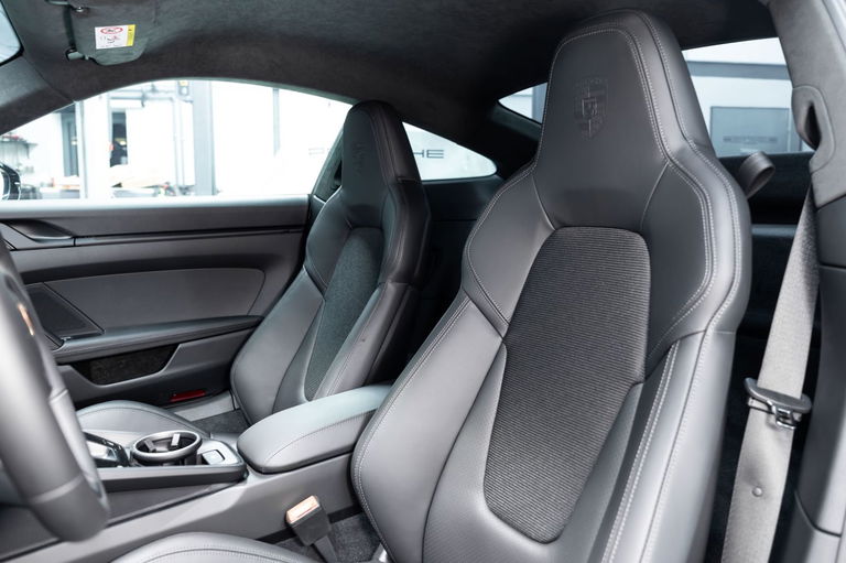 Porsche 992 GT3 Touring