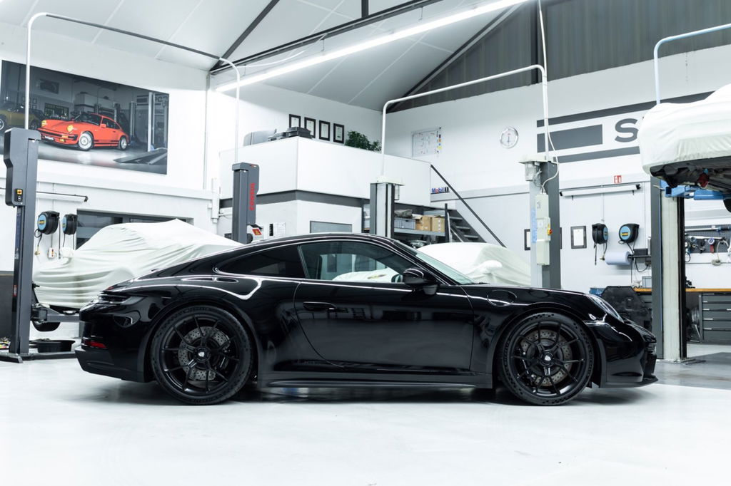 Porsche 992 GT3 Touring