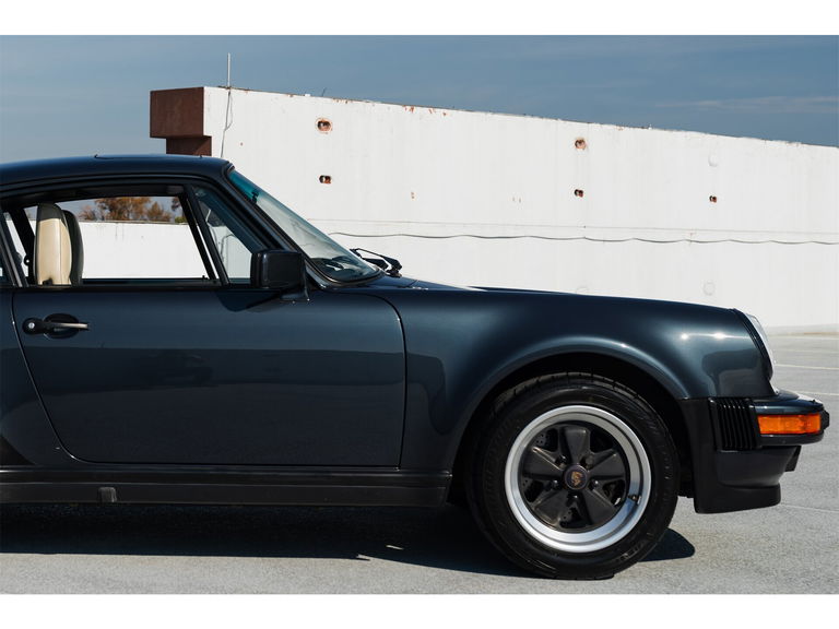 Porsche 911 Turbo 3.3 (US)