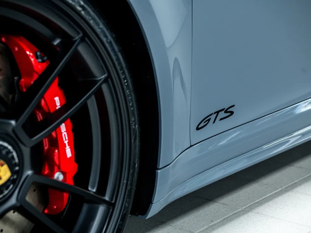 Porsche 992 Carrera GTS