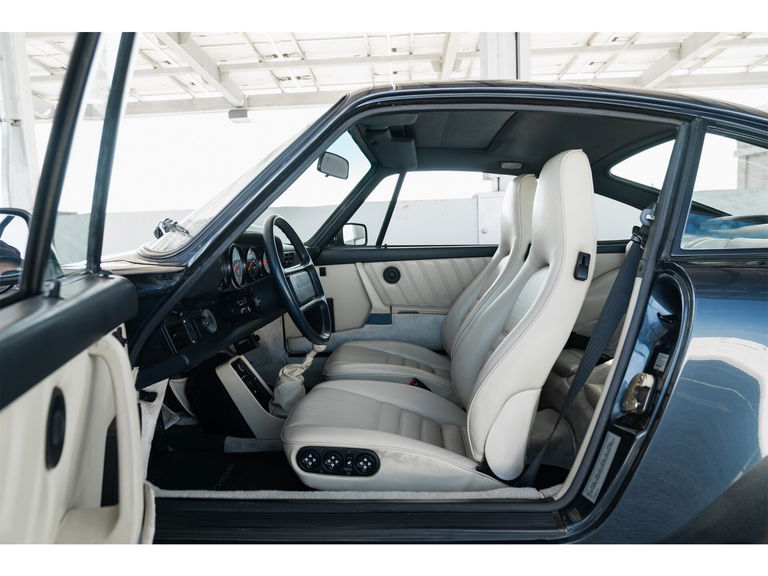 Porsche 911 Turbo 3.3 (US)