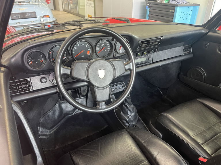 Porsche 911 Carrera 3.2