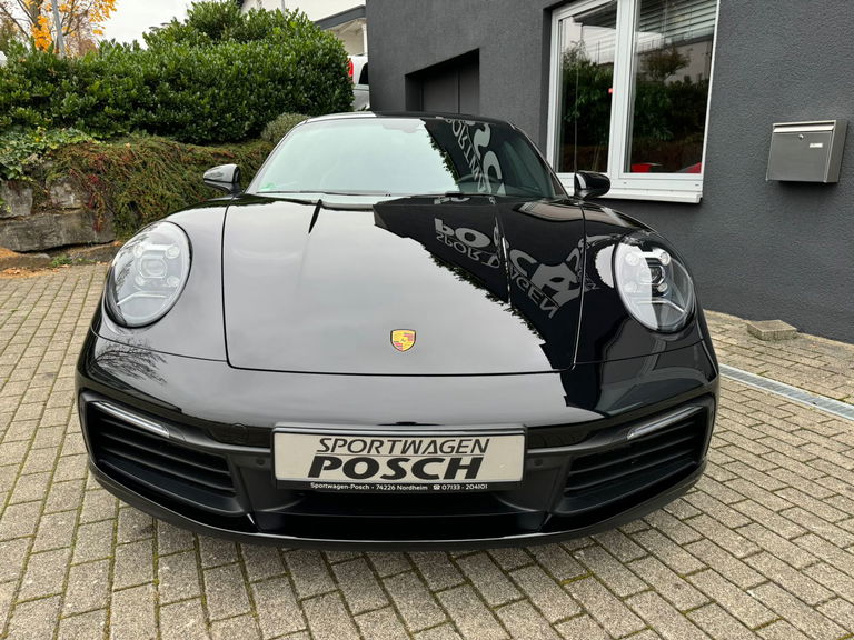 Porsche 992 Carrera