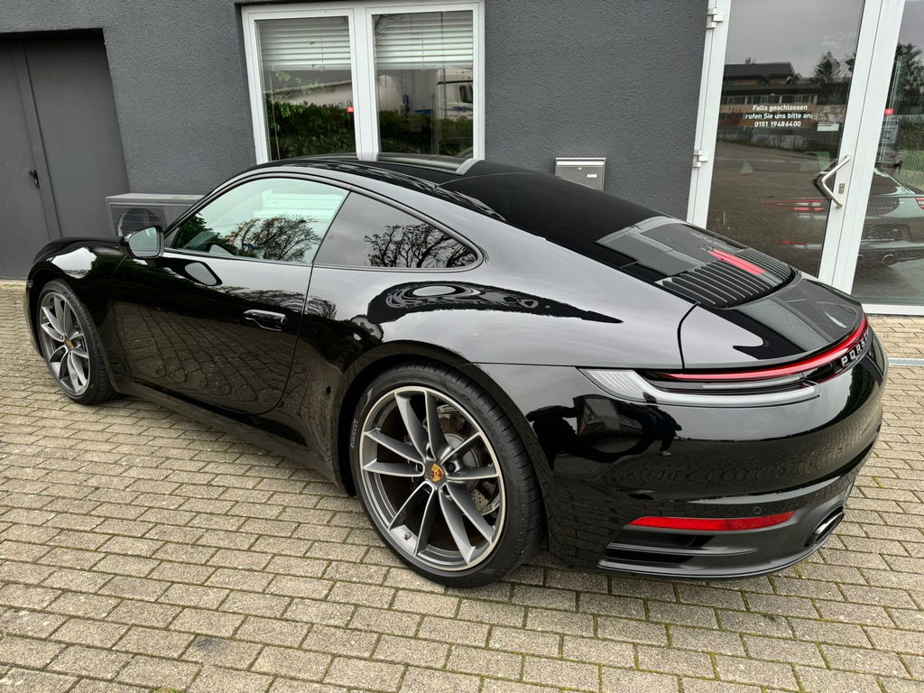 Porsche 992 Carrera
