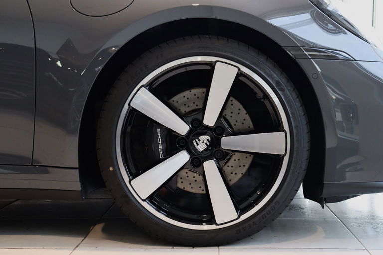 Porsche 992.2 Carrera