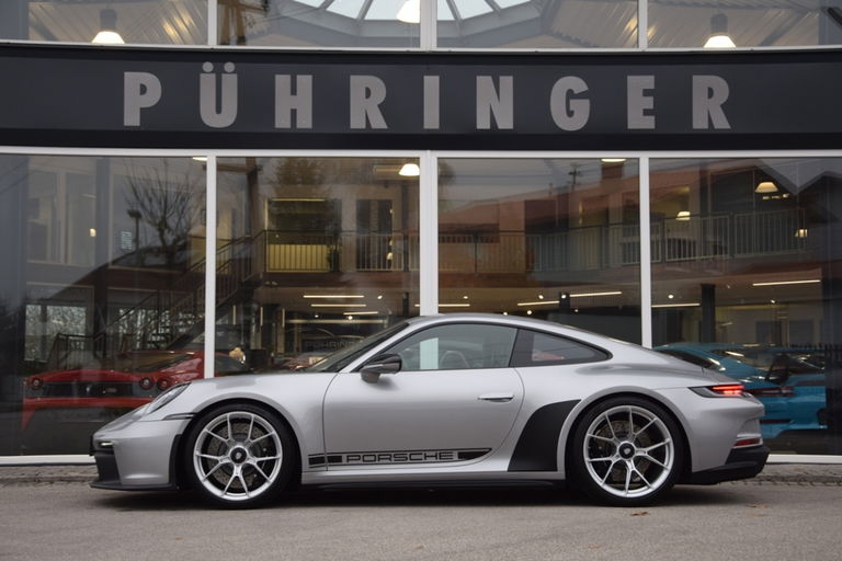 Porsche 992 GT3 Touring