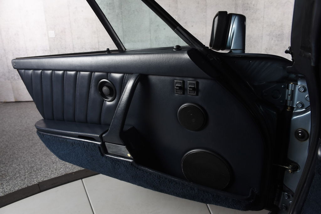 Porsche 911 Turbo 3.3 (US)