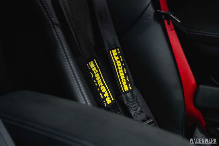 Porsche 718 Cayman GT4