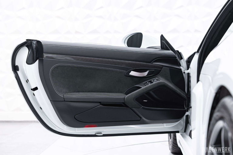 Porsche 718 Cayman GT4