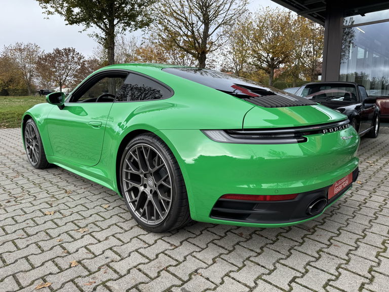 Porsche 992 Carrera