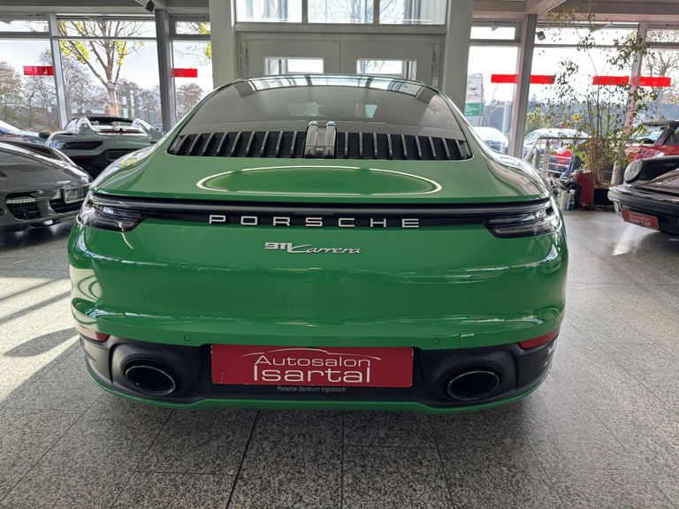 Porsche 992 Carrera