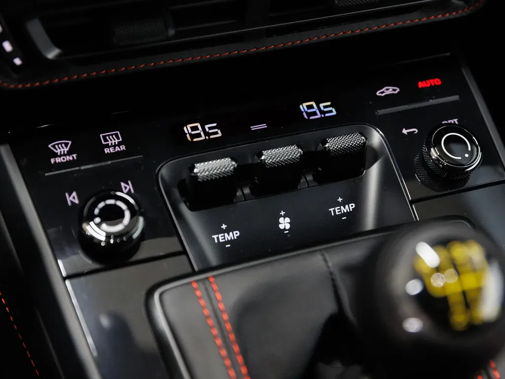 Porsche 992 GT3 Touring