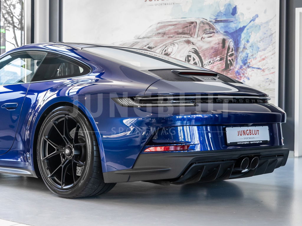 Porsche 992 GT3 Touring