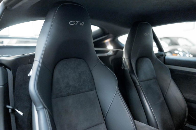 Porsche 981 Cayman GT4