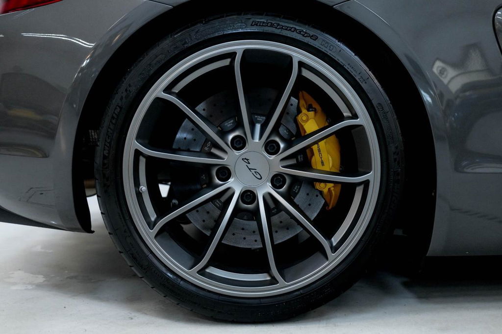 Porsche 981 Cayman GT4