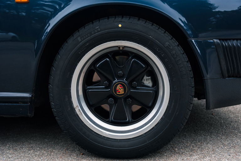 Porsche 911 Carrera 3.2