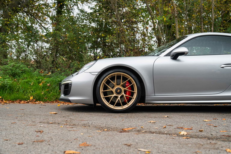 Porsche 991.2 Carrera GTS