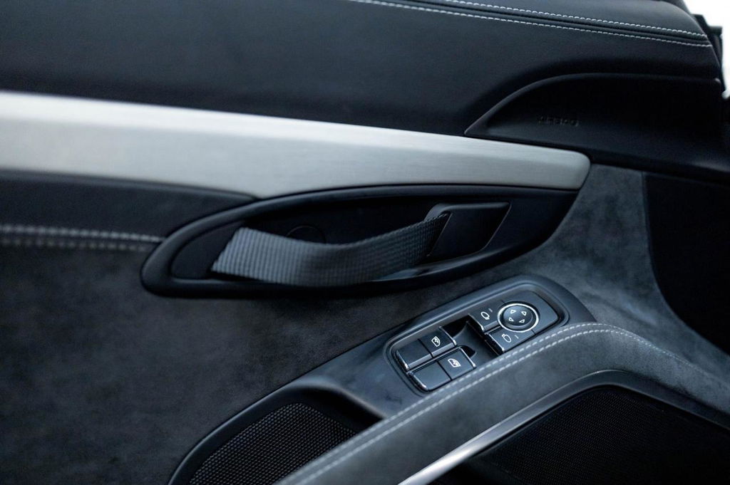 Porsche 981 Cayman GT4