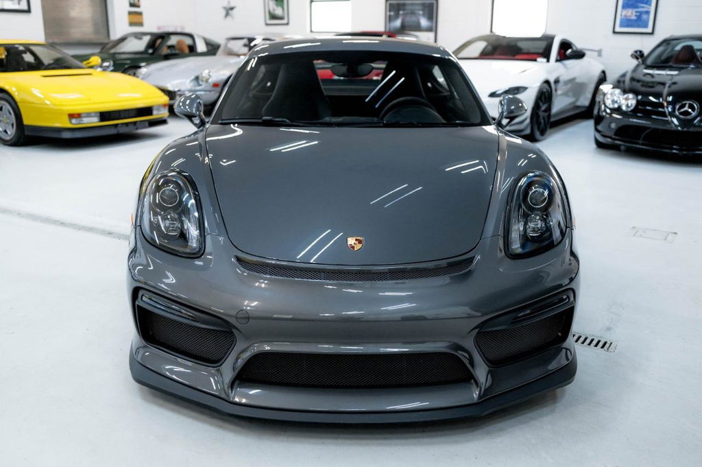 Porsche 981 Cayman GT4