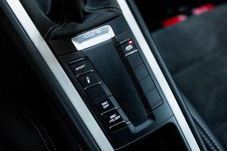 Porsche 981 Cayman GT4