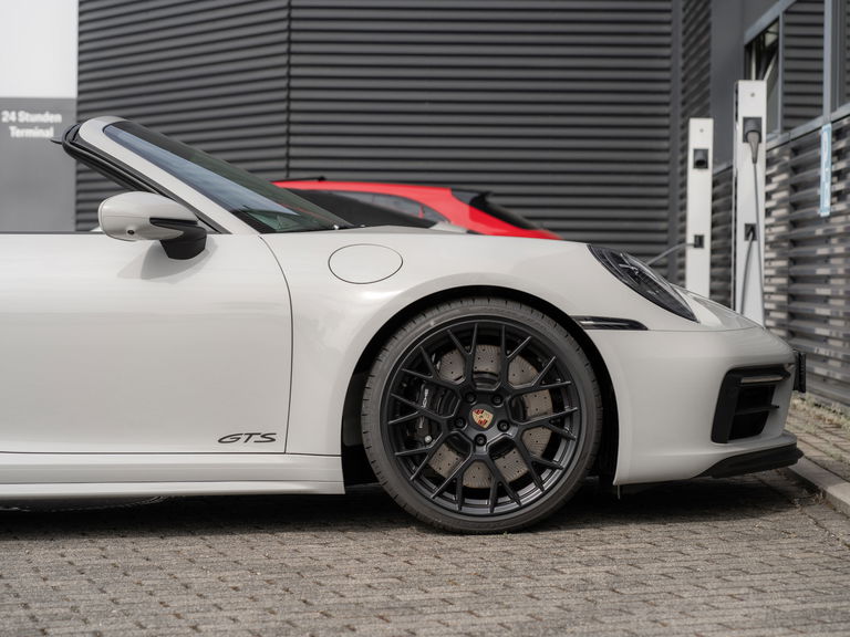 Porsche 992 Carrera GTS