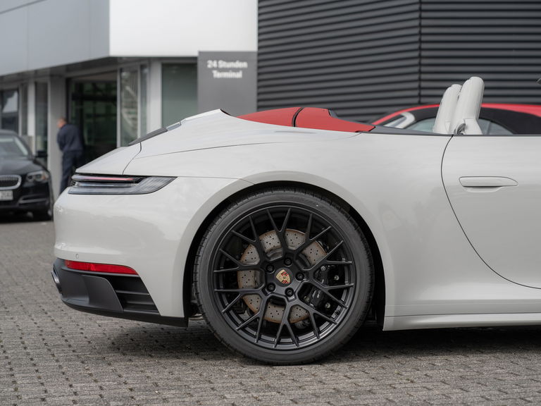 Porsche 992 Carrera GTS