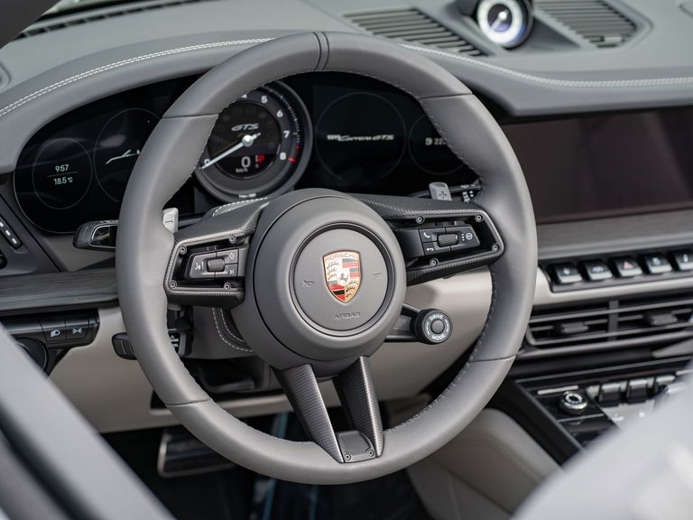 Porsche 992 Carrera GTS