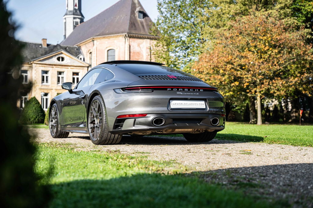 Porsche 992 Carrera 4S