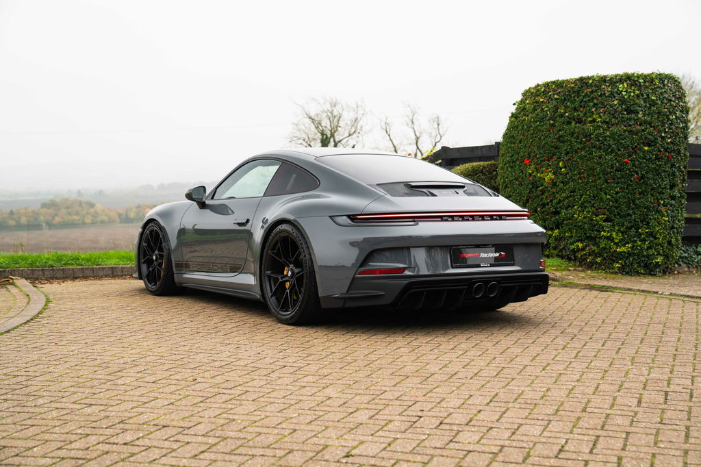 Porsche 992 GT3 Touring