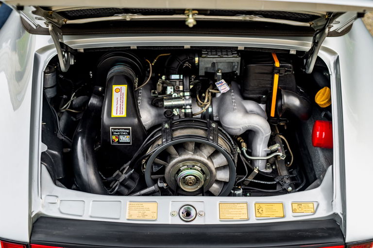 Porsche 911 Carrera 3.2