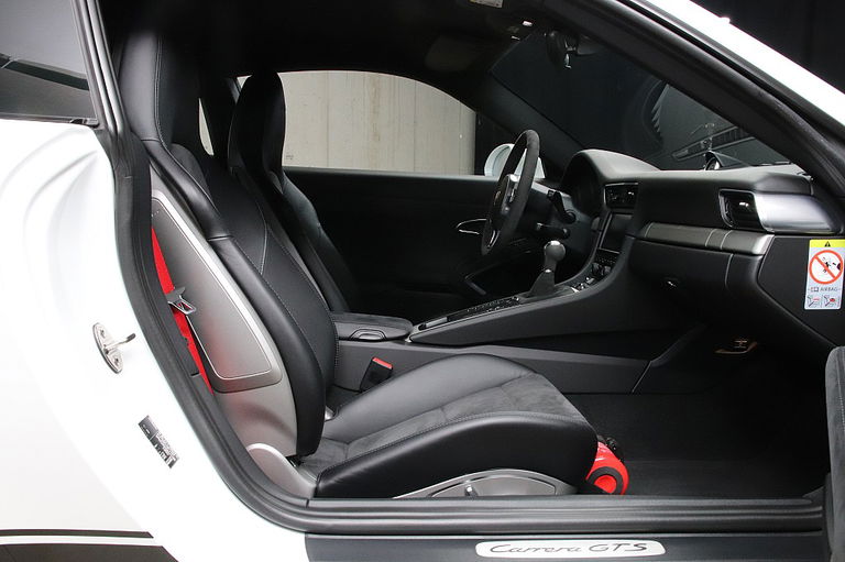 Porsche 991 Carrera GTS