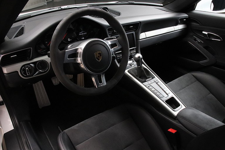 Porsche 991 Carrera GTS