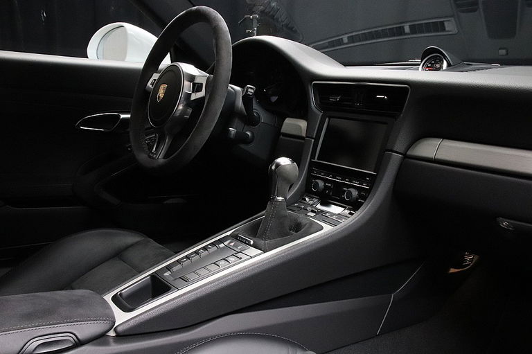 Porsche 991 Carrera GTS
