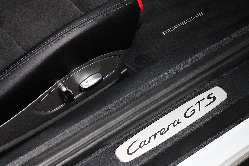 Porsche 991 Carrera GTS