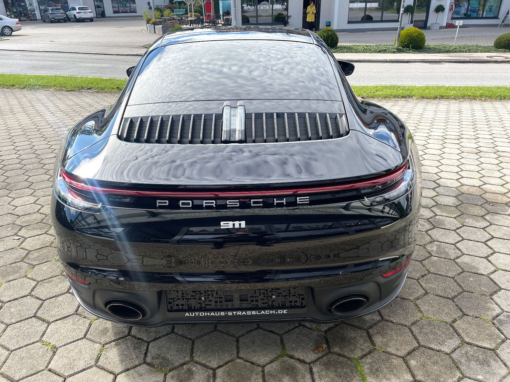 Porsche 992 Carrera