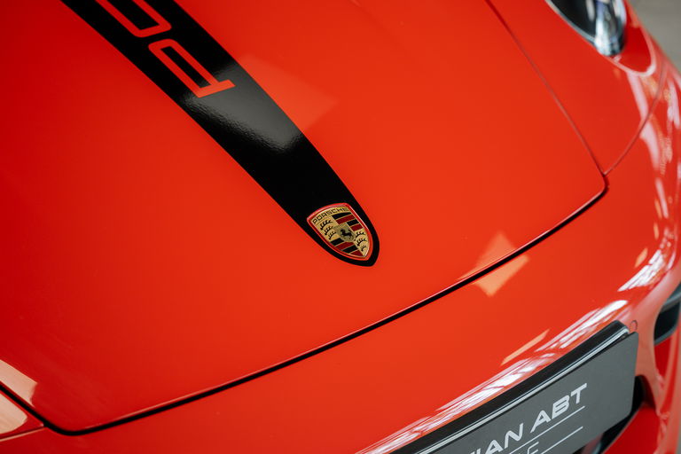 Porsche 992 Carrera 4