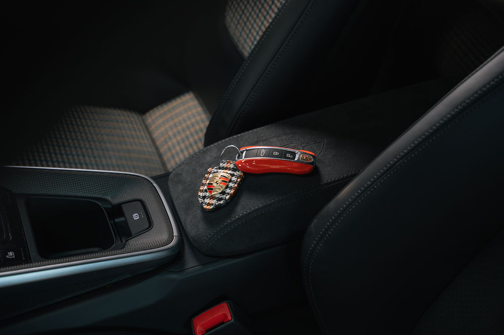 Porsche 992 Carrera 4